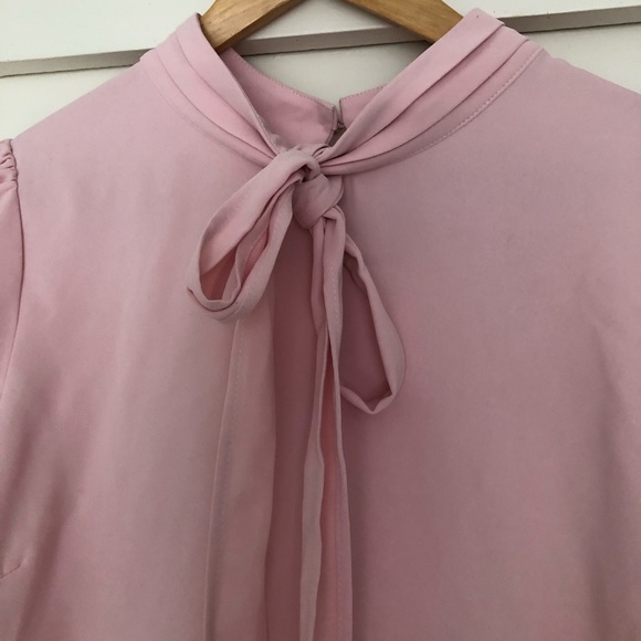 REVIEW ‘Keeley’ Blouse in Blush Pink, a Size 14 - Picture 5 of 8